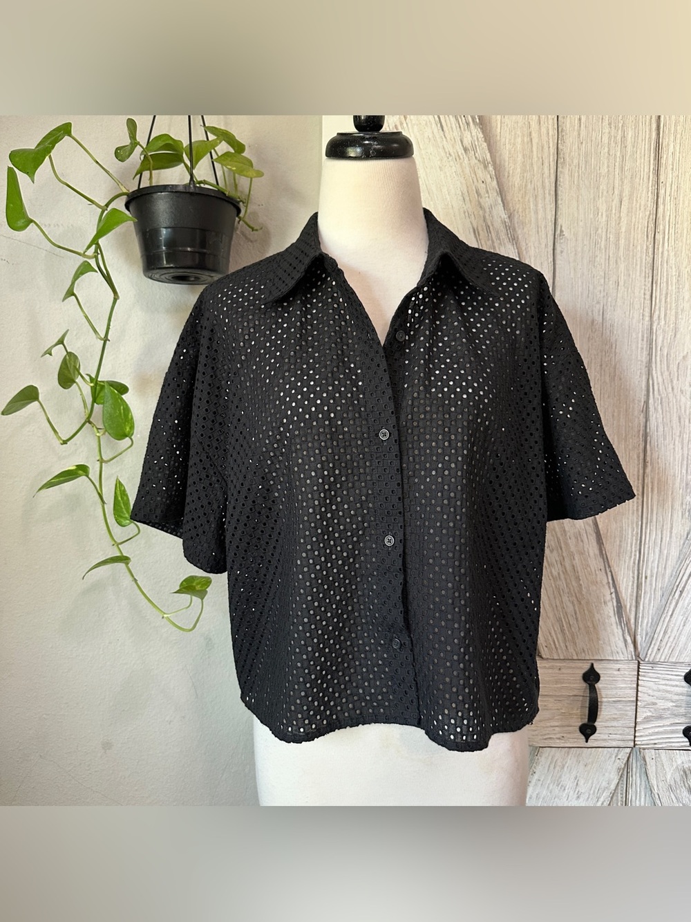 Express Boyfriend Portofino Relaxed Fit Eyelet Short Sleeve Shirt